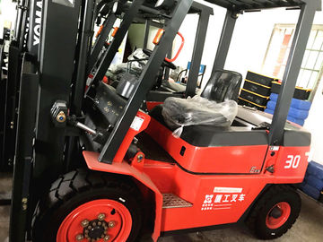 Forklift Bertenaga Diesel Otomatis, 3 Ton Diesel Forklift Sistem Powertrain yang Kuat
